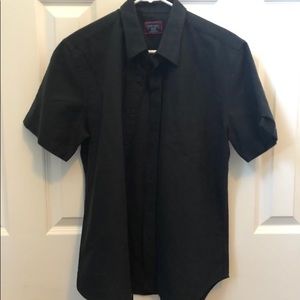 Untuck it men’s slim fit short sleeve button up